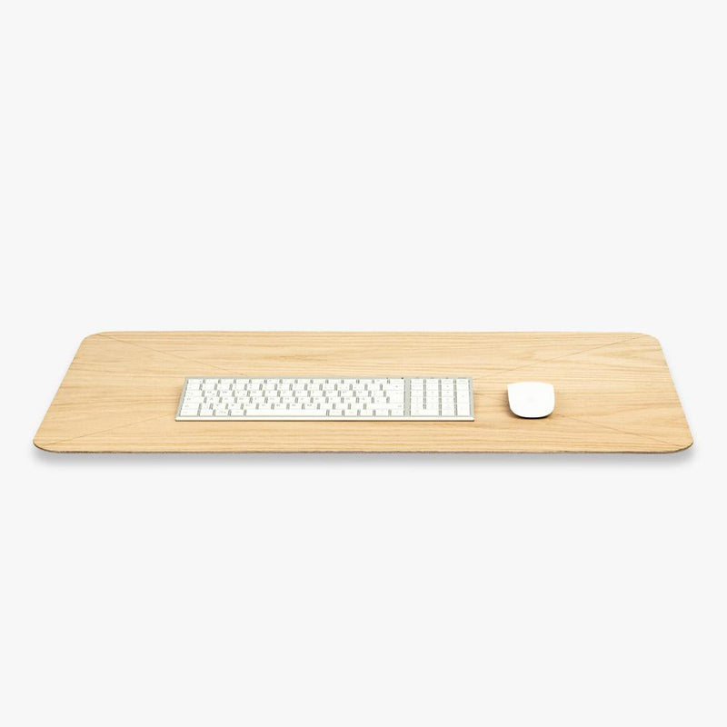 "Unperfekte" Schreibtischunterlage aus Holz