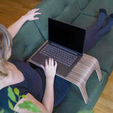 KOMPAKTES PLATZWUNDER: Macht deine Couch zum Arbeitsplatz & ist platzsparend verstaut
