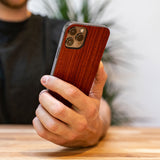 Cover aus Holz für iPhone 12